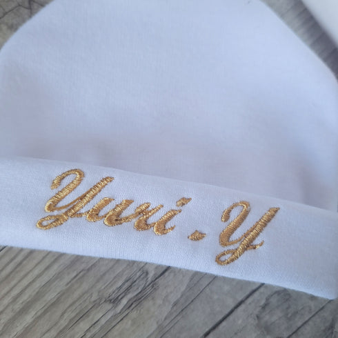 Bonnet simple prénom brodé en tissu Polaire alpine personnalisable avec prénom brodé - Oeko-Tex